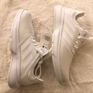 Brand new, never worn women’s tennis shoes